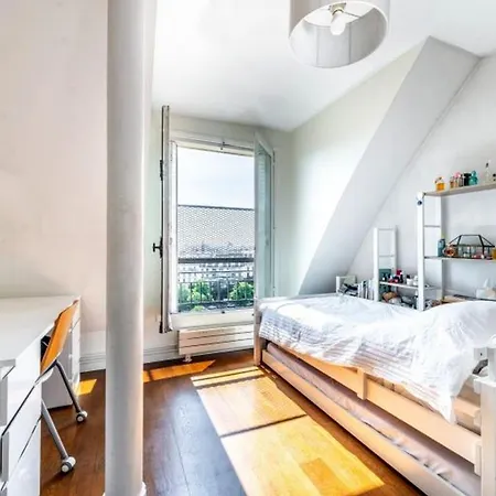 Floor With Panoramic Terrace And Monument Views * Paris