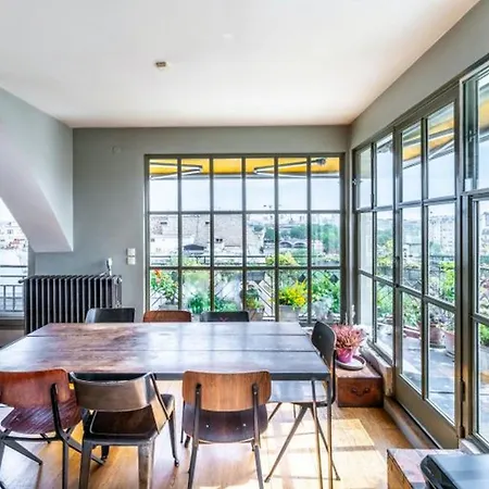 Floor With Panoramic Terrace And Monument Views *